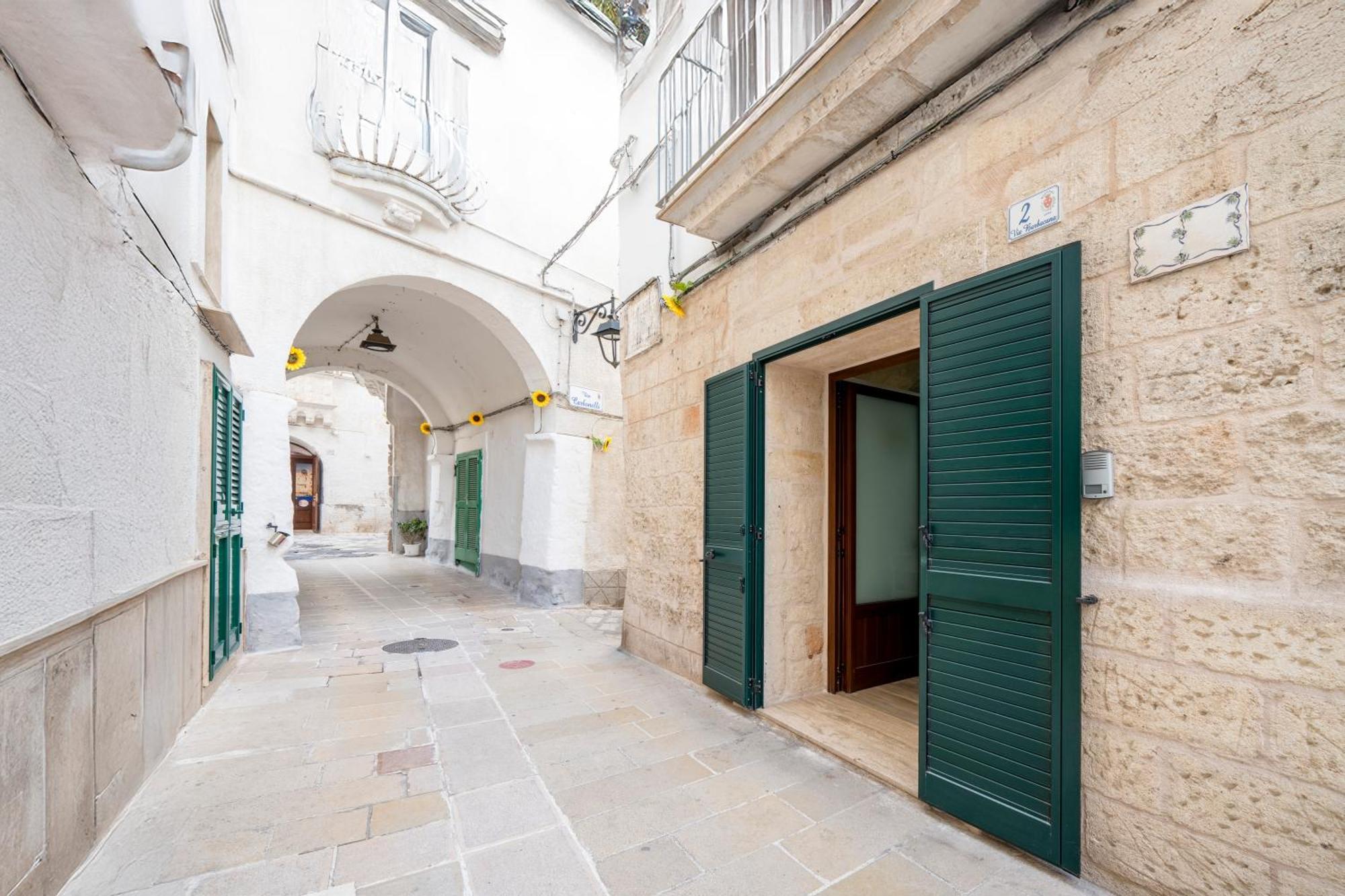 Апартаменты Casa Sardella, In Pieno Centro Storico A 300 Mt Dal Mare Монополи Экстерьер фото