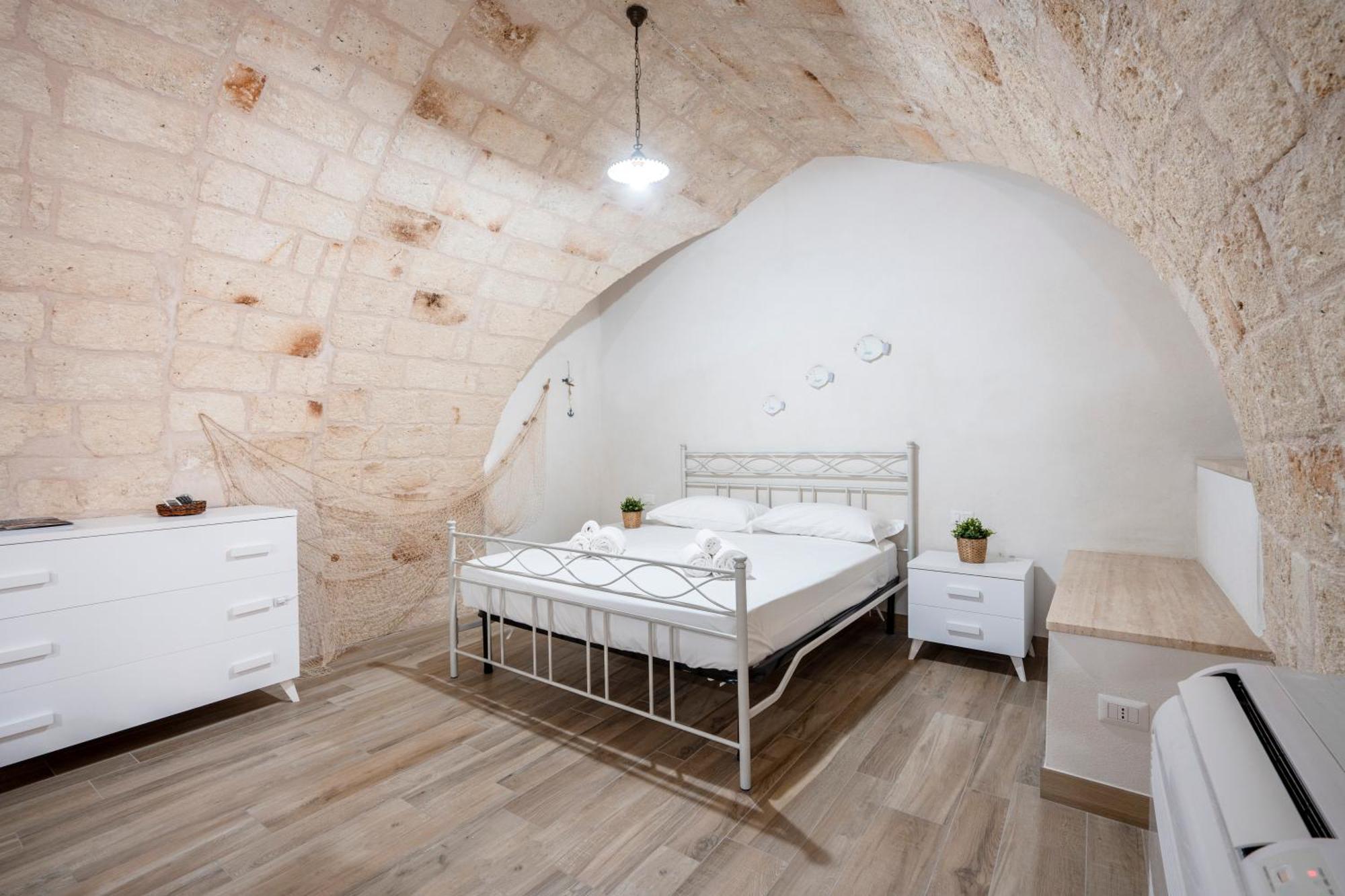 Апартаменты Casa Sardella, In Pieno Centro Storico A 300 Mt Dal Mare Монополи Экстерьер фото