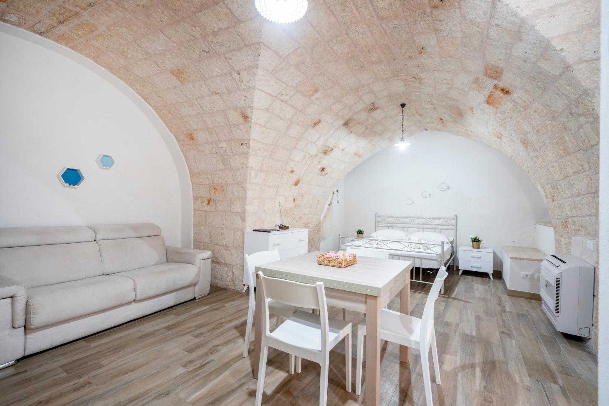 Апартаменты Casa Sardella, In Pieno Centro Storico A 300 Mt Dal Mare Монополи Экстерьер фото