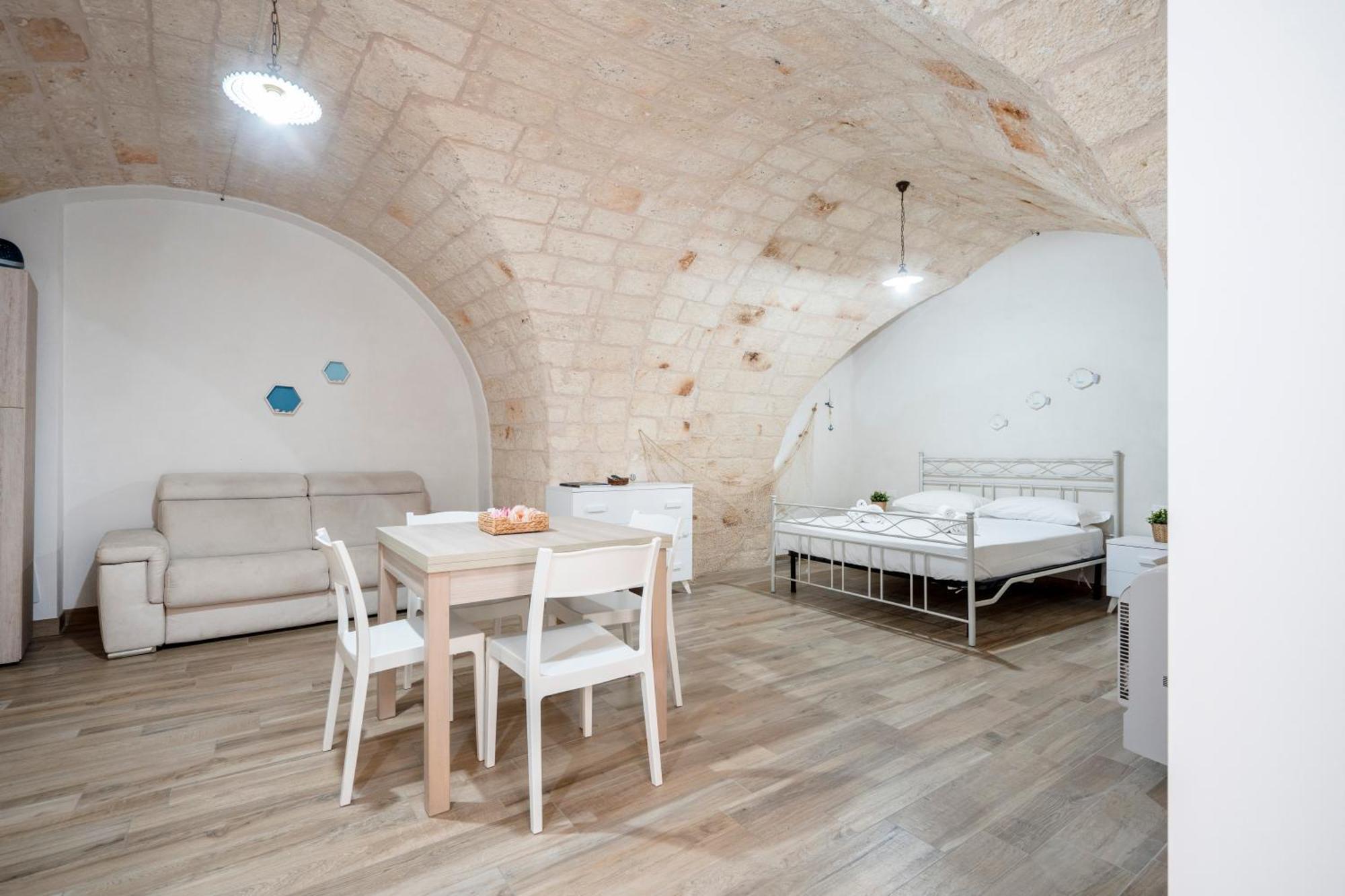 Апартаменты Casa Sardella, In Pieno Centro Storico A 300 Mt Dal Mare Монополи Экстерьер фото
